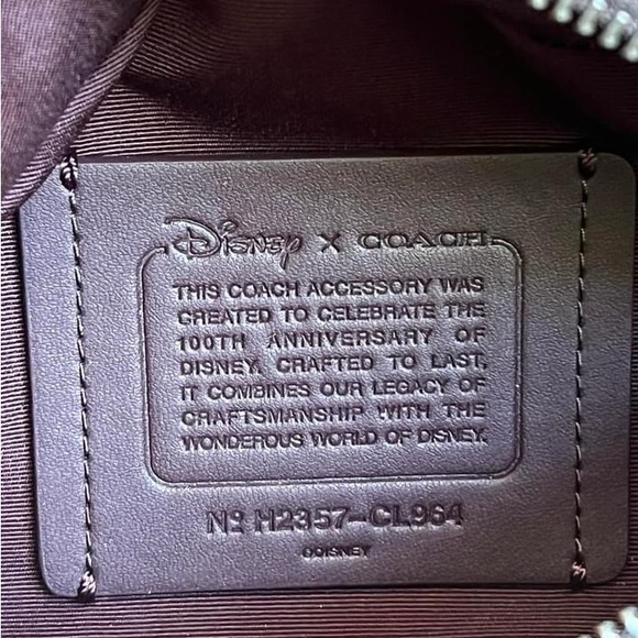 CL964 - Disney X Coach Warren Mini Belt Bag in Holiday Print - Picture 11 of 14